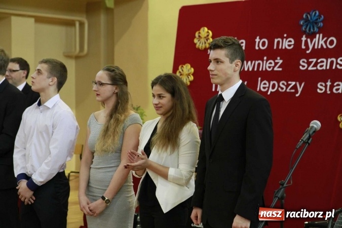 Zdjęcie w galerii na portalu naszraciborz.pl: ZSOMS pożegnał wczoraj swoich maturzystów wiadomości z regionu