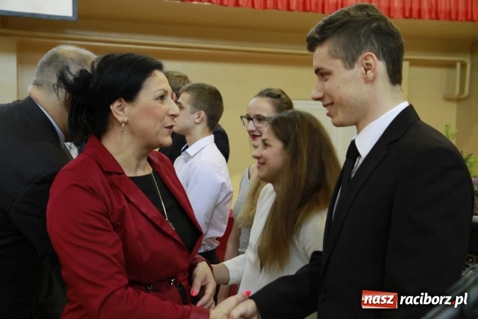 Zdjęcie w galerii na portalu naszraciborz.pl: ZSOMS pożegnał wczoraj swoich maturzystów wiadomości z regionu