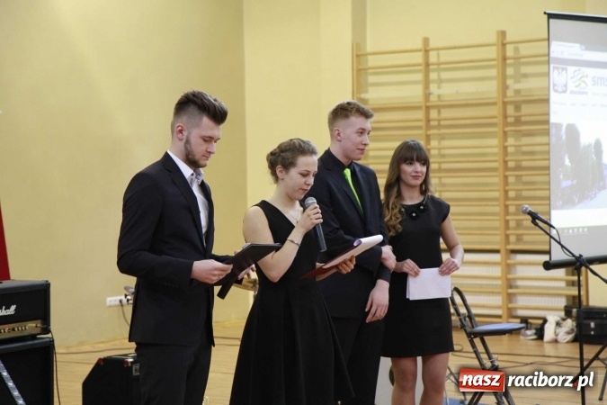 Zdjęcie w galerii na portalu naszraciborz.pl: ZSOMS pożegnał wczoraj swoich maturzystów wiadomości z regionu
