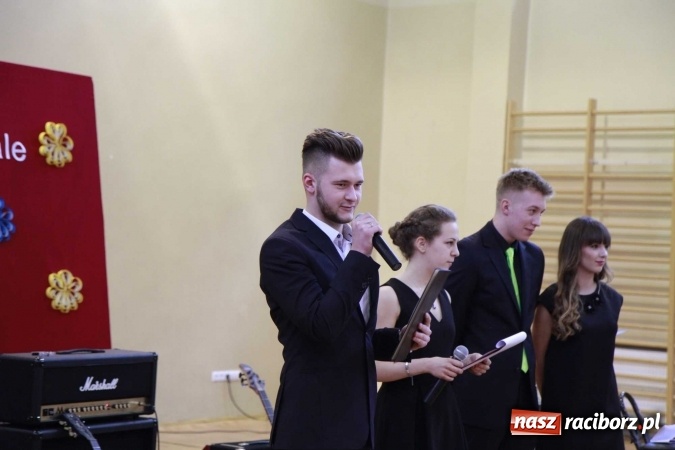 Zdjęcie w galerii na portalu naszraciborz.pl: ZSOMS pożegnał wczoraj swoich maturzystów wiadomości z regionu