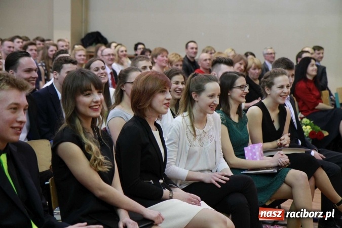 Zdjęcie w galerii na portalu naszraciborz.pl: ZSOMS pożegnał wczoraj swoich maturzystów wiadomości z regionu