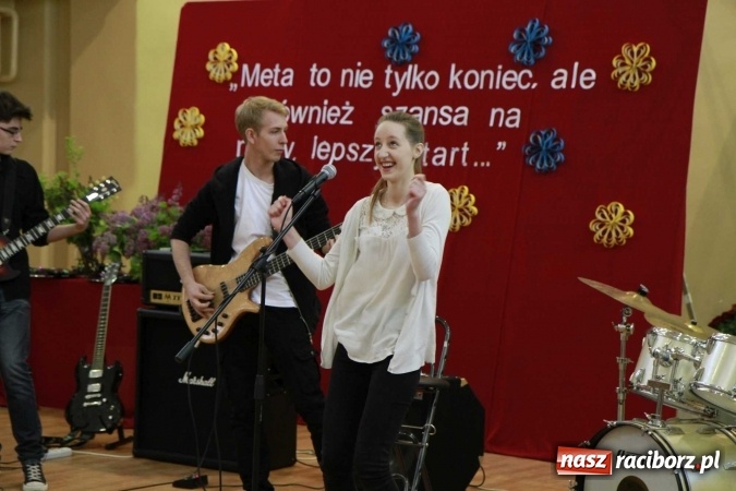 Zdjęcie w galerii na portalu naszraciborz.pl: ZSOMS pożegnał wczoraj swoich maturzystów wiadomości z regionu