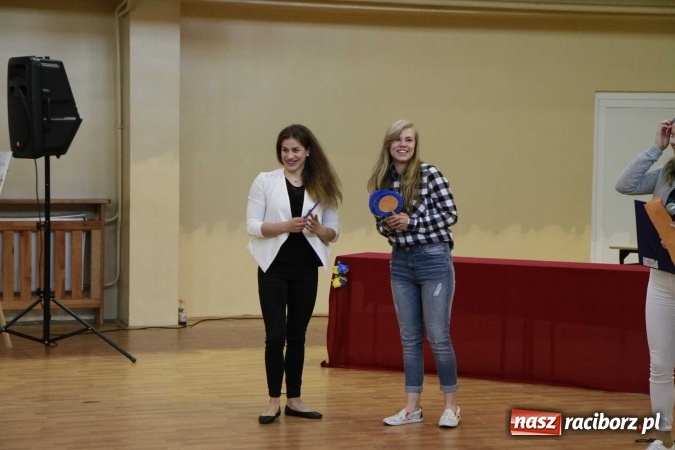 Zdjęcie w galerii na portalu naszraciborz.pl: ZSOMS pożegnał wczoraj swoich maturzystów wiadomości z regionu