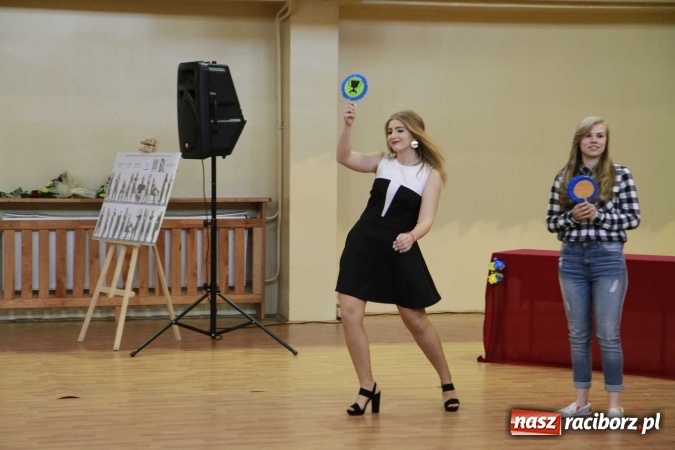 Zdjęcie w galerii na portalu naszraciborz.pl: ZSOMS pożegnał wczoraj swoich maturzystów wiadomości z regionu