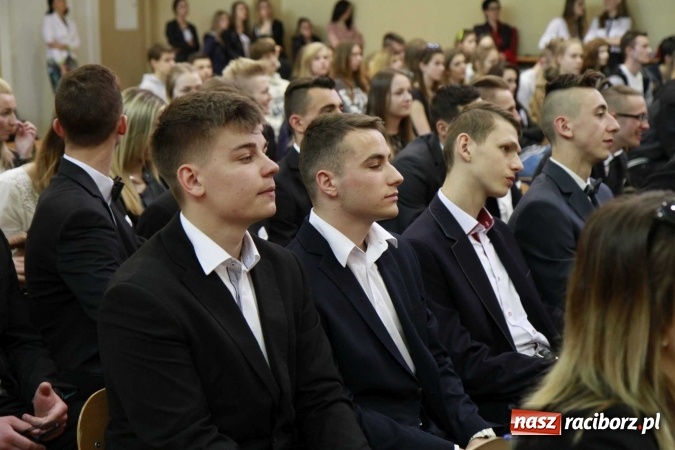 Zdjęcie w galerii na portalu naszraciborz.pl: ZSOMS pożegnał wczoraj swoich maturzystów wiadomości z regionu