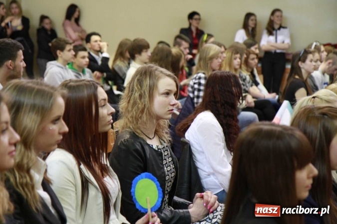 Zdjęcie w galerii na portalu naszraciborz.pl: ZSOMS pożegnał wczoraj swoich maturzystów wiadomości z regionu