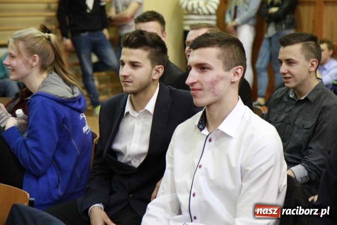 Zdjęcie w galerii na portalu naszraciborz.pl: ZSOMS pożegnał wczoraj swoich maturzystów wiadomości z regionu