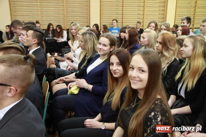 Zdjęcie w galerii na portalu naszraciborz.pl: ZSOMS pożegnał wczoraj swoich maturzystów wiadomości z regionu