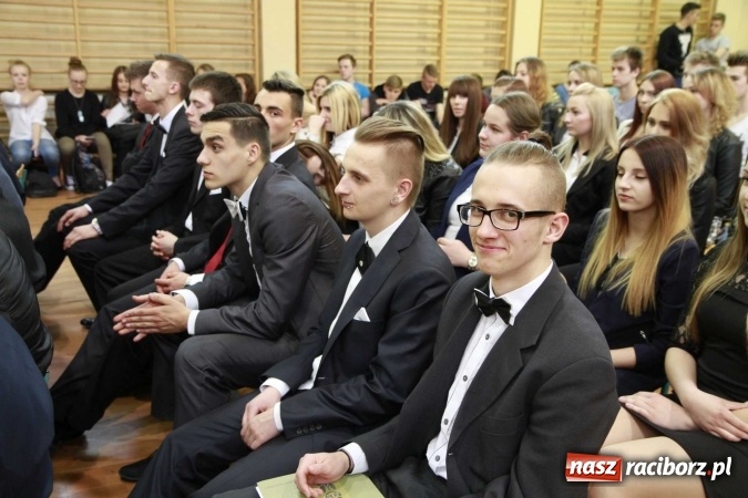 Zdjęcie w galerii na portalu naszraciborz.pl: ZSOMS pożegnał wczoraj swoich maturzystów wiadomości z regionu