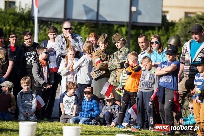 Zdjęcie w galerii na portalu naszraciborz.pl: Piknik dla miłośników militariów i historii w Strzesze wiadomości z regionu