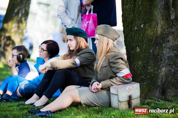 Zdjęcie w galerii na portalu naszraciborz.pl: Piknik dla miłośników militariów i historii w Strzesze wiadomości z regionu