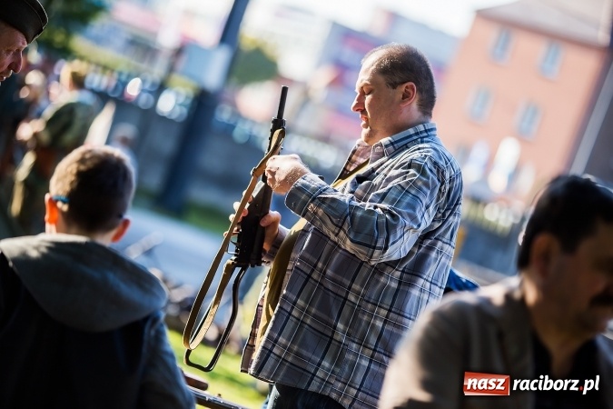 Zdjęcie w galerii na portalu naszraciborz.pl: Piknik dla miłośników militariów i historii w Strzesze wiadomości z regionu