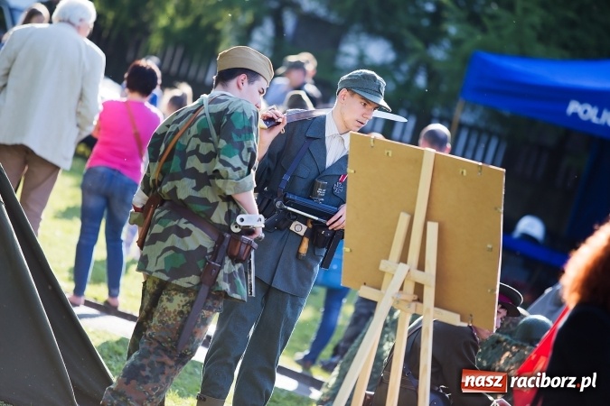 Zdjęcie w galerii na portalu naszraciborz.pl: Piknik dla miłośników militariów i historii w Strzesze wiadomości z regionu