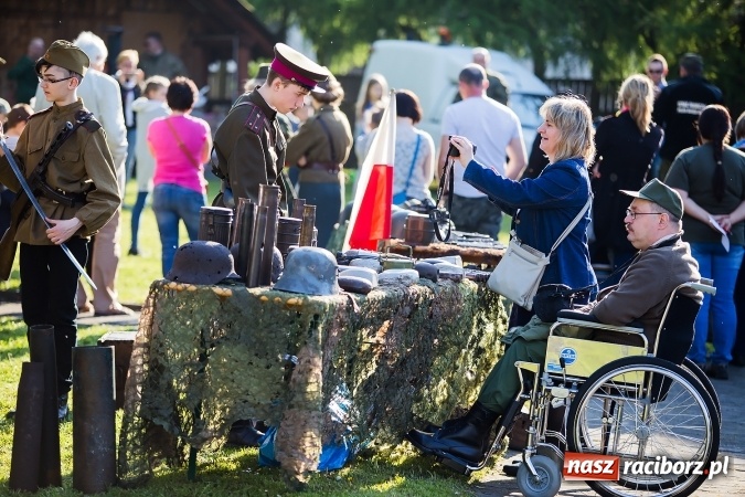 Zdjęcie w galerii na portalu naszraciborz.pl: Piknik dla miłośników militariów i historii w Strzesze wiadomości z regionu