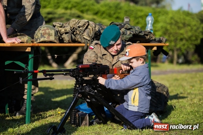 Zdjęcie w galerii na portalu naszraciborz.pl: Piknik dla miłośników militariów i historii w Strzesze wiadomości z regionu