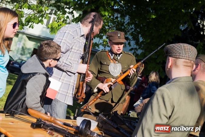 Zdjęcie w galerii na portalu naszraciborz.pl: Piknik dla miłośników militariów i historii w Strzesze wiadomości z regionu