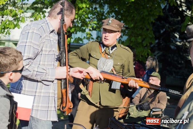 Zdjęcie w galerii na portalu naszraciborz.pl: Piknik dla miłośników militariów i historii w Strzesze wiadomości z regionu