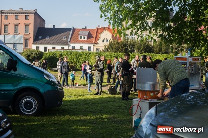 Zdjęcie w galerii na portalu naszraciborz.pl: Piknik dla miłośników militariów i historii w Strzesze wiadomości z regionu