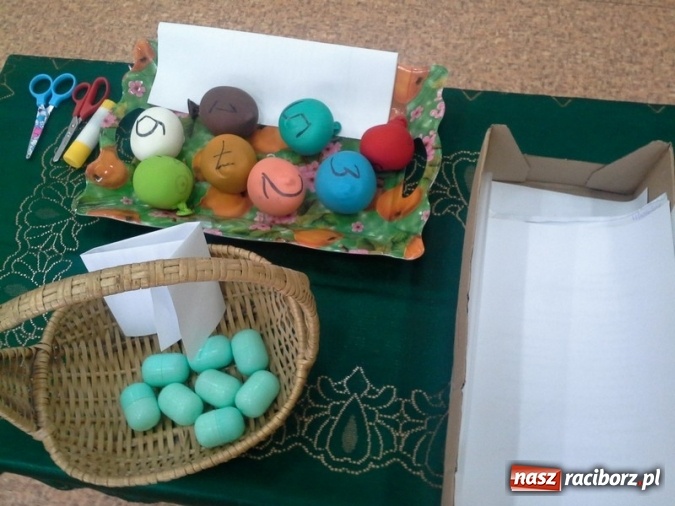 Zdjęcie w galerii na portalu naszraciborz.pl: Międzyszkolny Konkurs Lektur w SP 4  wiadomości z regionu