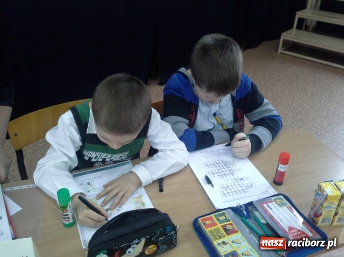 Zdjęcie w galerii na portalu naszraciborz.pl: Międzyszkolny Konkurs Lektur w SP 4  wiadomości z regionu