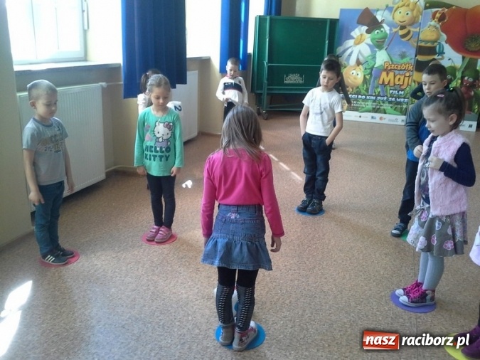 Zdjęcie w galerii na portalu naszraciborz.pl: Międzyszkolny Konkurs Lektur w SP 4  wiadomości z regionu