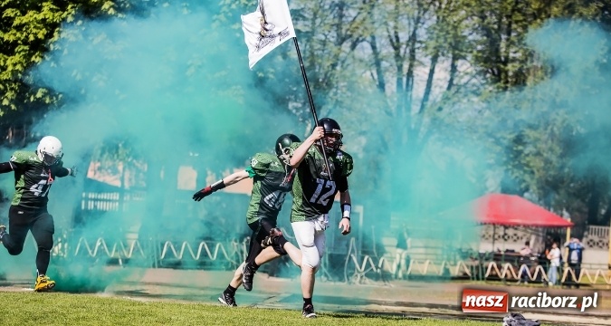 Zdjęcie w galerii na portalu naszraciborz.pl: Co za emocje! Futbol amerykański hitem w Raciborzu. Wysoka wygrana Raptors wiadomości z regionu