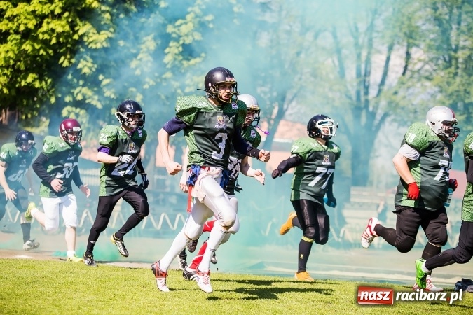 Zdjęcie w galerii na portalu naszraciborz.pl: Co za emocje! Futbol amerykański hitem w Raciborzu. Wysoka wygrana Raptors wiadomości z regionu