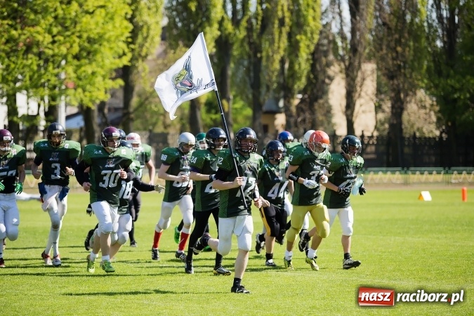 Zdjęcie w galerii na portalu naszraciborz.pl: Co za emocje! Futbol amerykański hitem w Raciborzu. Wysoka wygrana Raptors wiadomości z regionu