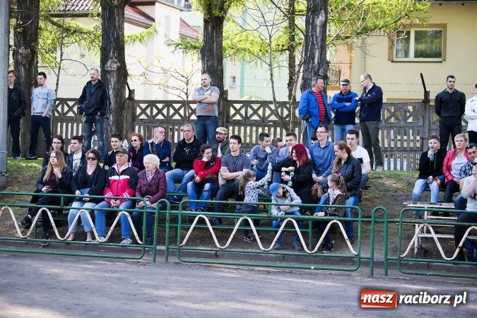 Zdjęcie w galerii na portalu naszraciborz.pl: Co za emocje! Futbol amerykański hitem w Raciborzu. Wysoka wygrana Raptors wiadomości z regionu