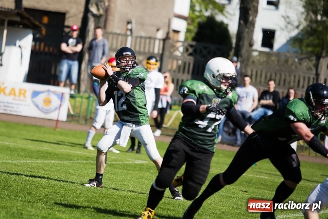 Zdjęcie w galerii na portalu naszraciborz.pl: Co za emocje! Futbol amerykański hitem w Raciborzu. Wysoka wygrana Raptors wiadomości z regionu