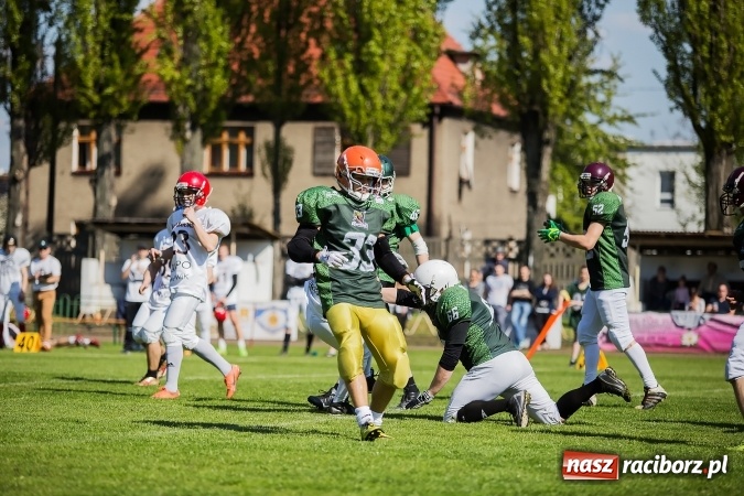 Zdjęcie w galerii na portalu naszraciborz.pl: Co za emocje! Futbol amerykański hitem w Raciborzu. Wysoka wygrana Raptors wiadomości z regionu