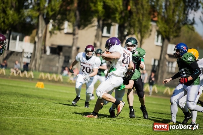 Zdjęcie w galerii na portalu naszraciborz.pl: Co za emocje! Futbol amerykański hitem w Raciborzu. Wysoka wygrana Raptors wiadomości z regionu