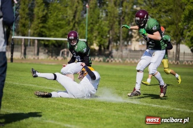 Zdjęcie w galerii na portalu naszraciborz.pl: Co za emocje! Futbol amerykański hitem w Raciborzu. Wysoka wygrana Raptors wiadomości z regionu