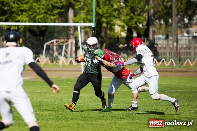 Zdjęcie w galerii na portalu naszraciborz.pl: Co za emocje! Futbol amerykański hitem w Raciborzu. Wysoka wygrana Raptors wiadomości z regionu
