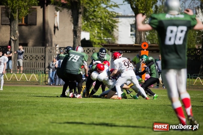 Zdjęcie w galerii na portalu naszraciborz.pl: Co za emocje! Futbol amerykański hitem w Raciborzu. Wysoka wygrana Raptors wiadomości z regionu