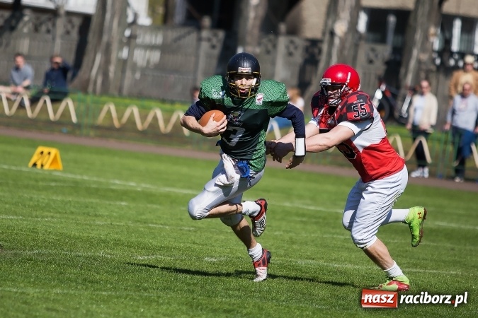 Zdjęcie w galerii na portalu naszraciborz.pl: Co za emocje! Futbol amerykański hitem w Raciborzu. Wysoka wygrana Raptors wiadomości z regionu