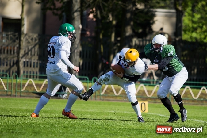 Zdjęcie w galerii na portalu naszraciborz.pl: Co za emocje! Futbol amerykański hitem w Raciborzu. Wysoka wygrana Raptors wiadomości z regionu