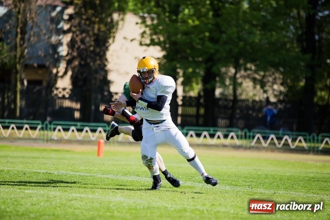 Zdjęcie w galerii na portalu naszraciborz.pl: Co za emocje! Futbol amerykański hitem w Raciborzu. Wysoka wygrana Raptors wiadomości z regionu