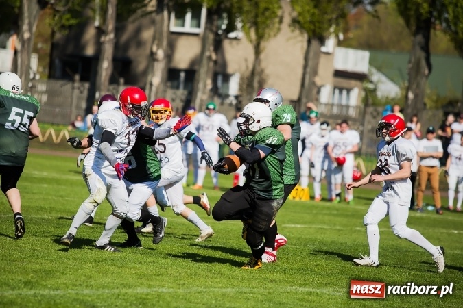 Zdjęcie w galerii na portalu naszraciborz.pl: Co za emocje! Futbol amerykański hitem w Raciborzu. Wysoka wygrana Raptors wiadomości z regionu
