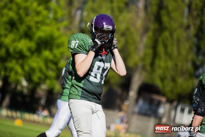 Zdjęcie w galerii na portalu naszraciborz.pl: Co za emocje! Futbol amerykański hitem w Raciborzu. Wysoka wygrana Raptors wiadomości z regionu