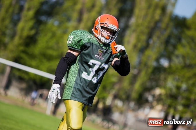 Zdjęcie w galerii na portalu naszraciborz.pl: Co za emocje! Futbol amerykański hitem w Raciborzu. Wysoka wygrana Raptors wiadomości z regionu