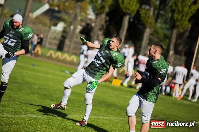 Zdjęcie w galerii na portalu naszraciborz.pl: Co za emocje! Futbol amerykański hitem w Raciborzu. Wysoka wygrana Raptors wiadomości z regionu