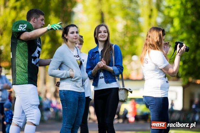 Zdjęcie w galerii na portalu naszraciborz.pl: Co za emocje! Futbol amerykański hitem w Raciborzu. Wysoka wygrana Raptors wiadomości z regionu