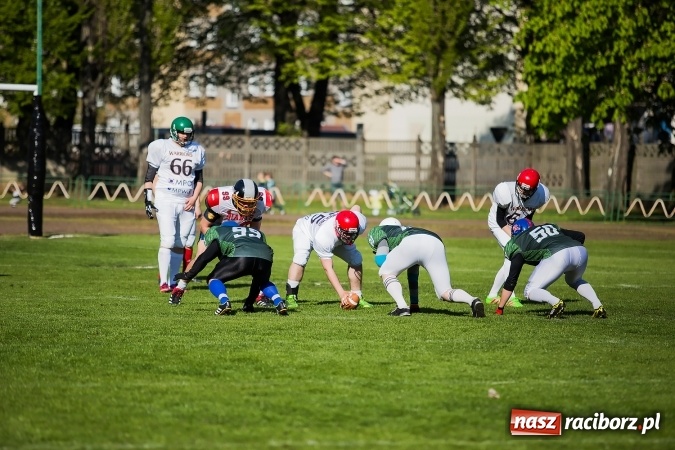 Zdjęcie w galerii na portalu naszraciborz.pl: Co za emocje! Futbol amerykański hitem w Raciborzu. Wysoka wygrana Raptors wiadomości z regionu