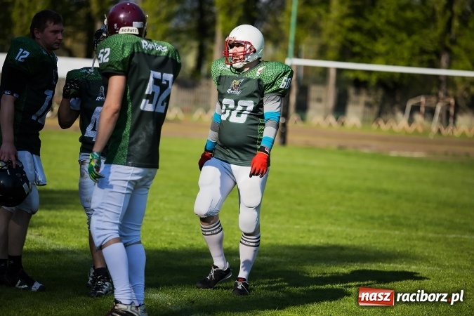 Zdjęcie w galerii na portalu naszraciborz.pl: Co za emocje! Futbol amerykański hitem w Raciborzu. Wysoka wygrana Raptors wiadomości z regionu