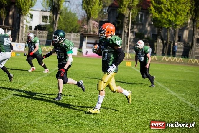 Zdjęcie w galerii na portalu naszraciborz.pl: Co za emocje! Futbol amerykański hitem w Raciborzu. Wysoka wygrana Raptors wiadomości z regionu