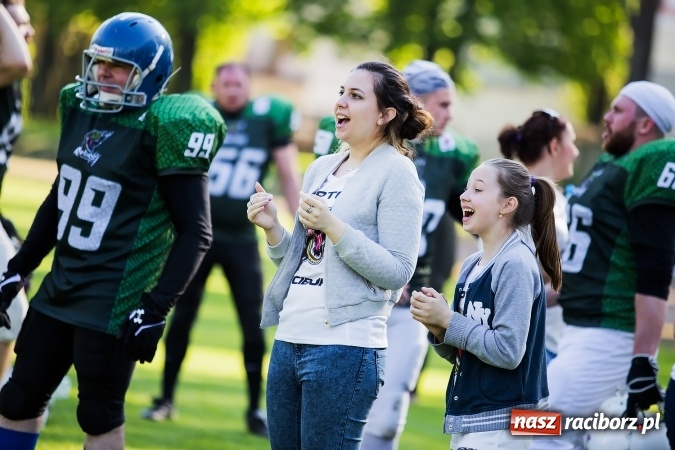 Zdjęcie w galerii na portalu naszraciborz.pl: Co za emocje! Futbol amerykański hitem w Raciborzu. Wysoka wygrana Raptors wiadomości z regionu