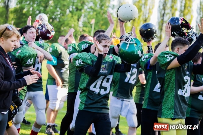 Zdjęcie w galerii na portalu naszraciborz.pl: Co za emocje! Futbol amerykański hitem w Raciborzu. Wysoka wygrana Raptors wiadomości z regionu