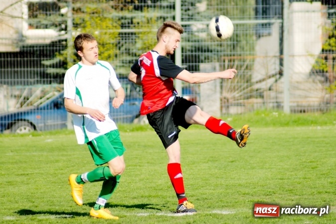 Zdjęcie w galerii na portalu naszraciborz.pl: A klasa: Dwa oblicza Ocic. Derby Raciborza dla Brzezia wiadomości z regionu
