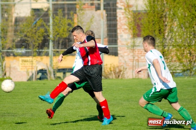 Zdjęcie w galerii na portalu naszraciborz.pl: A klasa: Dwa oblicza Ocic. Derby Raciborza dla Brzezia wiadomości z regionu